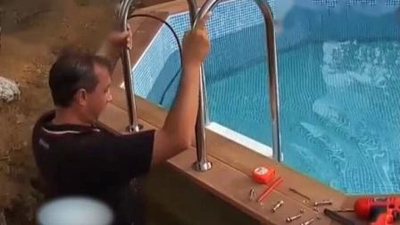 El fabricante suministra la escalera de tijera para piscina de acero inoxidable 304/316